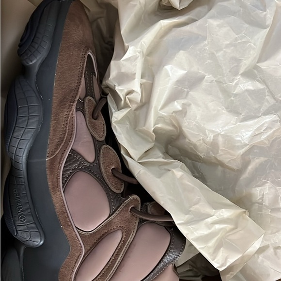 Brand new Yeezy 500 with box included and extra laces. Open to offers :) - Picture 3 of 3